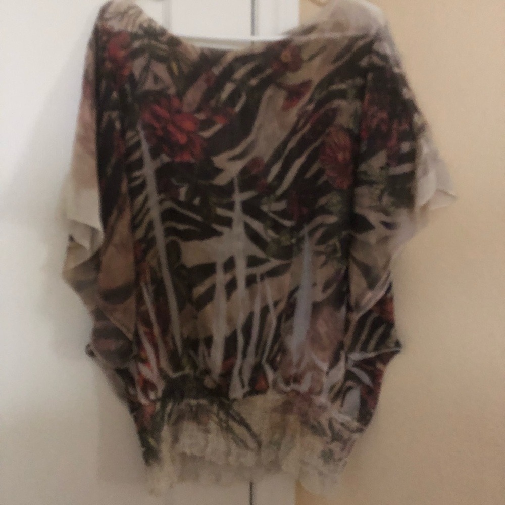 4 Women’s Shirts XL